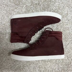 Timberland size 7.5 sneaker boots burgundy